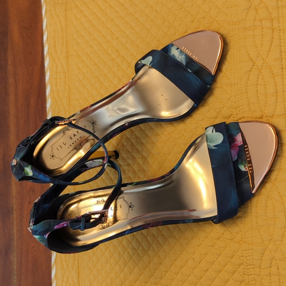 Ted Baker London Blue Heels Elegant Design